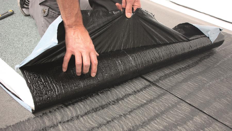 Rouleaux de roofing autoadhésifs