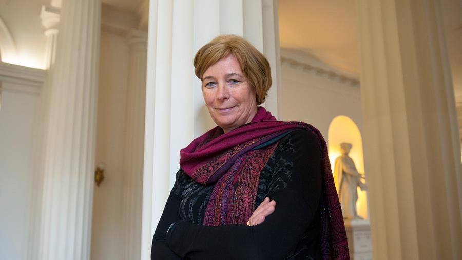 Petra De Sutter houdt pleidooi voor nieuwe artseneed