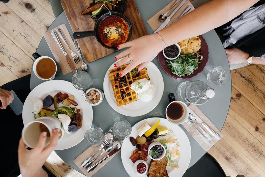 Le belge prend le petit-dejeuner 3 fois de plus par semaine a l’exterieur